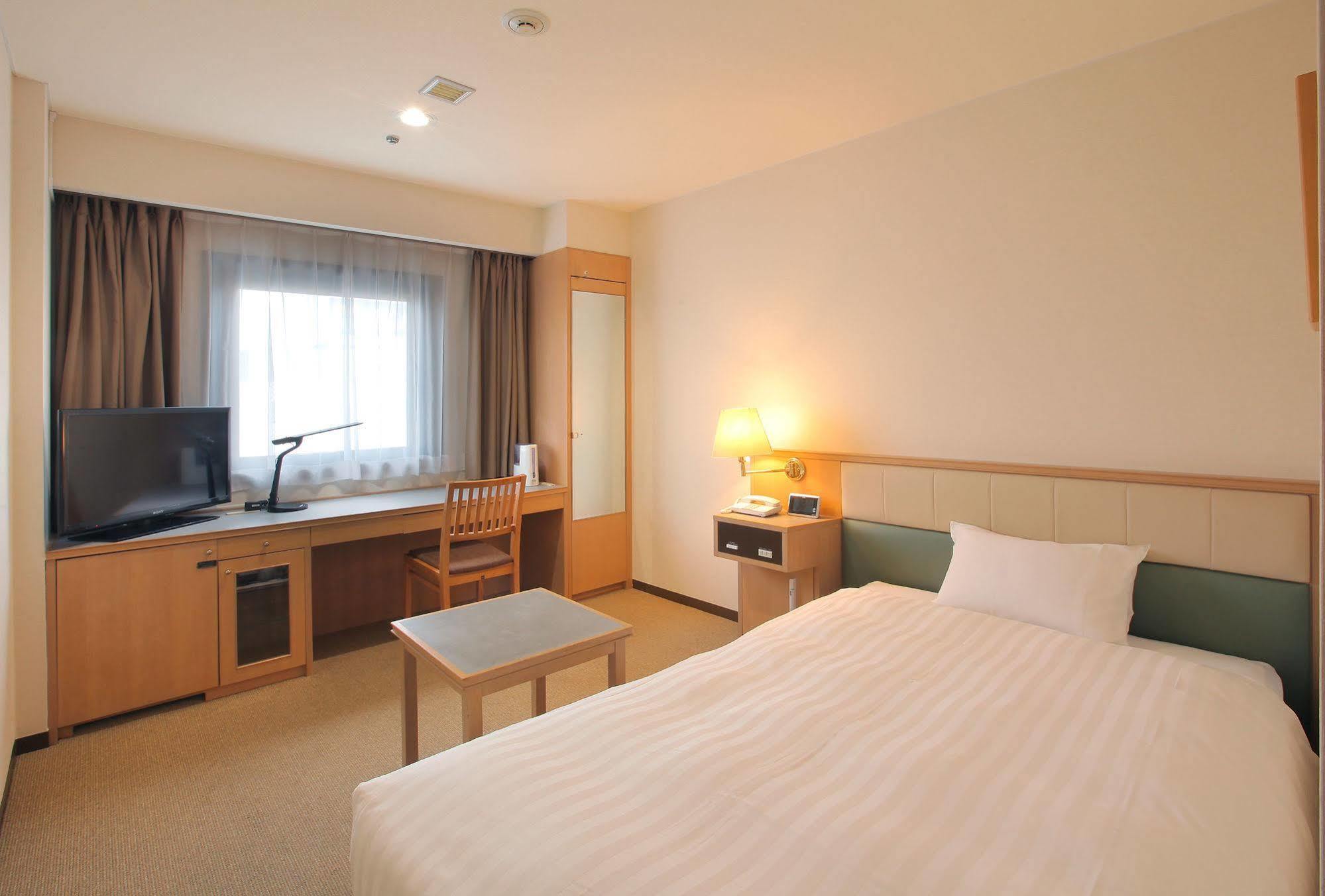 Odakyu Station Hotel Hon-Ацуги Экстерьер фото